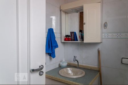 Casa à venda com 165m², 3 quartos e 2 vagas Casa à venda com 165m², 3 quartos e 2 vagasBanheiro