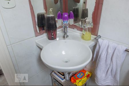 Casa à venda com 165m², 3 quartos e 2 vagas Casa à venda com 165m², 3 quartos e 2 vagasLavabo