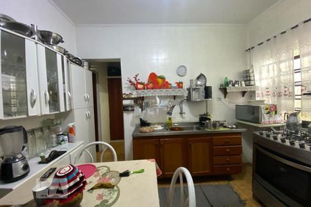 Casa à venda com 180m², 4 quartos e 3 vagas Casa à venda com 180m², 4 quartos e 3 vagasCozinha