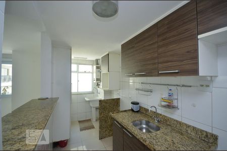 Apartamento à venda com 100m², 3 quartos e 2 vagas Apartamento à venda com 100m², 3 quartos e 2 vagasCozinha