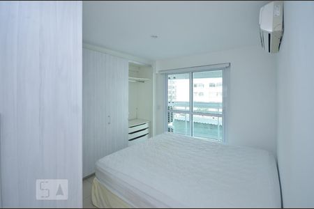 Apartamento à venda com 100m², 3 quartos e 2 vagas Apartamento à venda com 100m², 3 quartos e 2 vagasSuíte