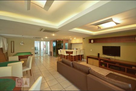 Apartamento à venda com 100m², 3 quartos e 2 vagas Apartamento à venda com 100m², 3 quartos e 2 vagasSalão de Festas