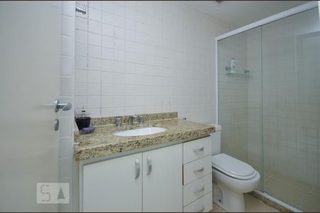 Apartamento à venda com 100m², 3 quartos e 2 vagas Apartamento à venda com 100m², 3 quartos e 2 vagasBanheiro da Suíte