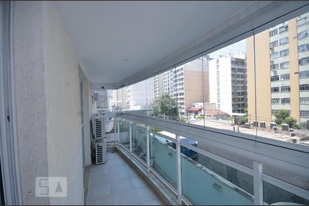 Apartamento à venda com 100m², 3 quartos e 2 vagas Apartamento à venda com 100m², 3 quartos e 2 vagasVaranda da suíte