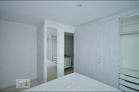 Apartamento à venda com 100m², 3 quartos e 2 vagas Apartamento à venda com 100m², 3 quartos e 2 vagasSuíte