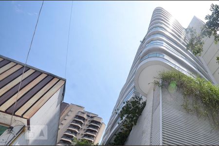 Apartamento à venda com 100m², 3 quartos e 2 vagas Apartamento à venda com 100m², 3 quartos e 2 vagasFachada