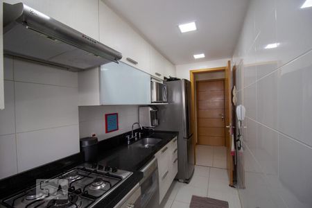 Apartamento à venda com 90m², 3 quartos e 2 vagas Apartamento à venda com 90m², 3 quartos e 2 vagasCozinha