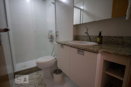 Apartamento à venda com 90m², 3 quartos e 2 vagas Apartamento à venda com 90m², 3 quartos e 2 vagasBanheiro da Suíte 1