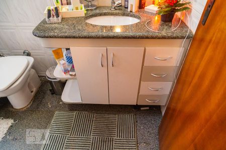 Apartamento à venda com 160m², 4 quartos e 2 vagas Apartamento à venda com 160m², 4 quartos e 2 vagasArmário do Banheiro da Suíte