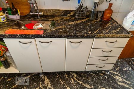 Apartamento à venda com 160m², 4 quartos e 2 vagas Apartamento à venda com 160m², 4 quartos e 2 vagasArmário da Cozinha