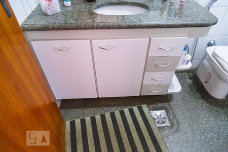 Apartamento à venda com 160m², 4 quartos e 2 vagas Apartamento à venda com 160m², 4 quartos e 2 vagasArmário do Banheiro Social 1