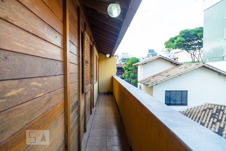Apartamento à venda com 160m², 4 quartos e 2 vagas Apartamento à venda com 160m², 4 quartos e 2 vagasVaranda