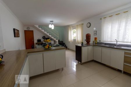 Casa à venda com 195m², 4 quartos e 4 vagas Casa à venda com 195m², 4 quartos e 4 vagasCozinha
