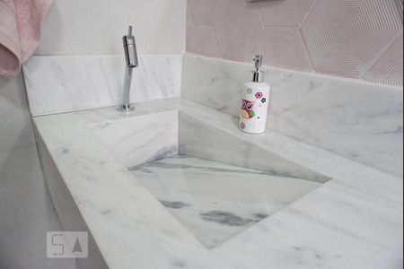 Apartamento à venda com 220m², 3 quartos e 3 vagasBanheiro piso superior