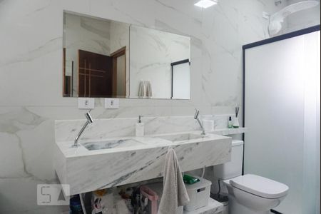 Apartamento à venda com 220m², 3 quartos e 3 vagasBanheiro da Suíte