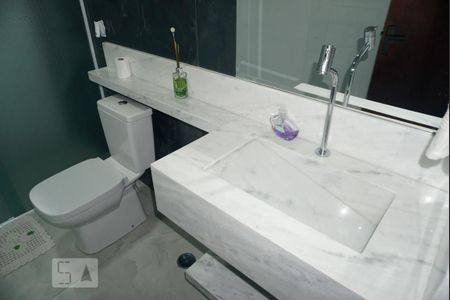 Apartamento à venda com 220m², 3 quartos e 3 vagasBanheiro térreo