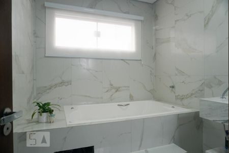 Apartamento à venda com 220m², 3 quartos e 3 vagasBanheiro da Suíte