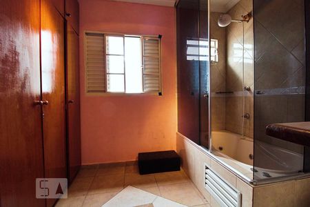 Banheiro/Closet da Suíte de casa para alugar com 2 quartos, 111m² em Cidade Intercap, Taboão da Serra