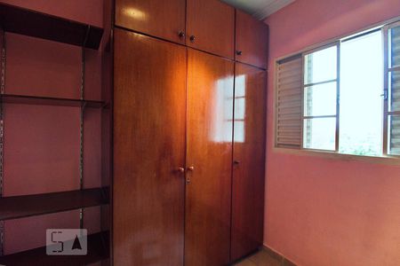 Closet da Suíte de casa para alugar com 2 quartos, 111m² em Cidade Intercap, Taboão da Serra