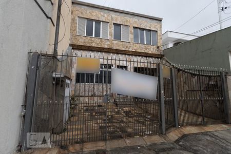 Casa à venda com 177m², 5 quartos e 4 vagas Casa à venda com 177m², 5 quartos e 4 vagasFachada