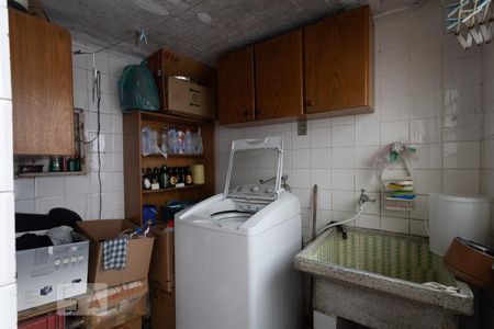 Casa à venda com 177m², 5 quartos e 4 vagas Casa à venda com 177m², 5 quartos e 4 vagasLavanderia