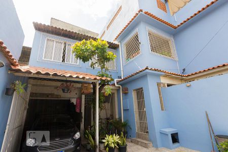 Casa à venda com 200m², 3 quartos e 2 vagasFachada