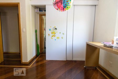 Apartamento à venda com 147m², 3 quartos e 3 vagas Apartamento à venda com 147m², 3 quartos e 3 vagasSuíte 2