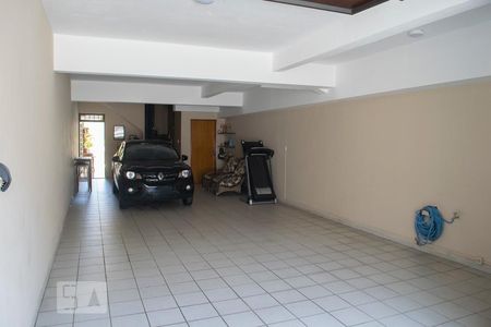 Casa à venda com 300m², 3 quartos e 5 vagas Casa à venda com 300m², 3 quartos e 5 vagasGARAGEM