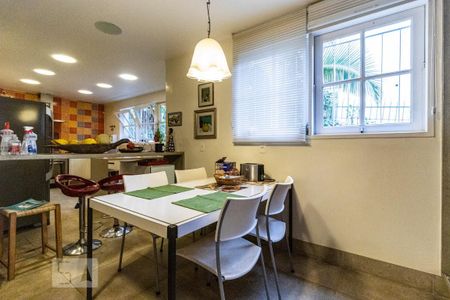 Casa à venda com 362m², 4 quartos e 2 vagasCopa