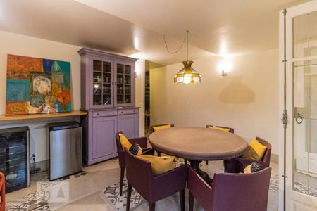 Casa à venda com 362m², 4 quartos e 2 vagasPorão