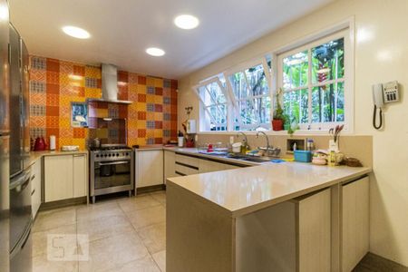 Casa à venda com 362m², 4 quartos e 2 vagasCozinha