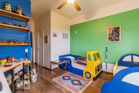 Casa à venda com 362m², 4 quartos e 2 vagasQuarto 2