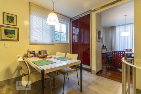 Casa à venda com 362m², 4 quartos e 2 vagasCopa