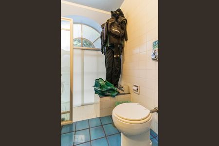 Casa à venda com 362m², 4 quartos e 2 vagasBanheiro da Suíte 1 - Box