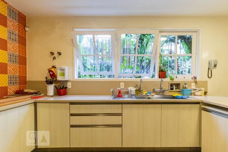 Casa à venda com 362m², 4 quartos e 2 vagasCozinha