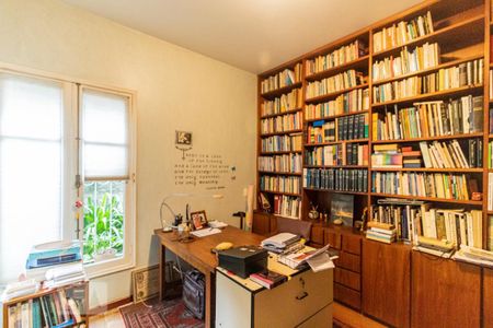 Casa à venda com 362m², 4 quartos e 2 vagasEscritório