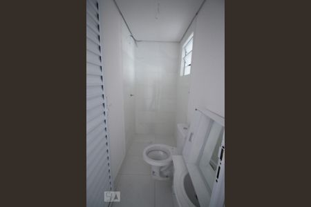 banheiro de casa para alugar com 1 quarto, 30m² em Jardim do Tiro, São Paulo