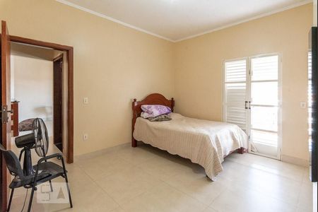 Casa para alugar com 240m², 4 quartos e 3 vagas Casa para alugar com 240m², 4 quartos e 3 vagasQuarto 1