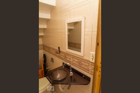 Casa à venda com 120m², 2 quartos e 2 vagas Casa à venda com 120m², 2 quartos e 2 vagasLavabo