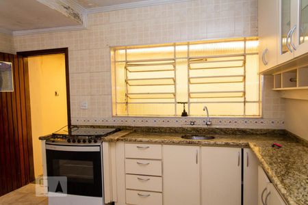 Casa à venda com 120m², 2 quartos e 2 vagas Casa à venda com 120m², 2 quartos e 2 vagasCozinha