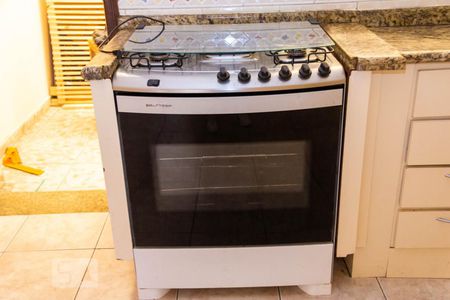 Casa à venda com 120m², 2 quartos e 2 vagas Casa à venda com 120m², 2 quartos e 2 vagasCozinha