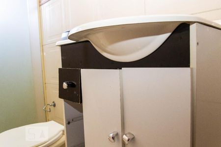 Casa à venda com 120m², 2 quartos e 2 vagas Casa à venda com 120m², 2 quartos e 2 vagasBanheiro