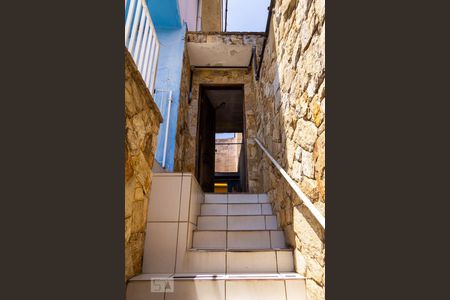 Casa à venda com 120m², 2 quartos e 2 vagas Casa à venda com 120m², 2 quartos e 2 vagasEntrada