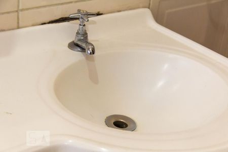 Casa à venda com 120m², 2 quartos e 2 vagas Casa à venda com 120m², 2 quartos e 2 vagasBanheiro