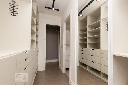 Apartamento à venda com 105m², 1 quarto e 1 vagaCloset