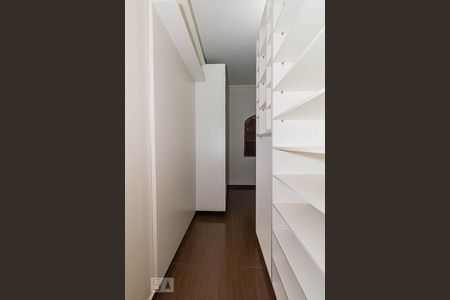 Apartamento à venda com 100m², 3 quartos e 2 vagasCloset da Suíte