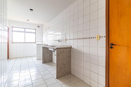 Apartamento para alugar com 90m², 2 quartos e 1 vaga Apartamento para alugar com 90m², 2 quartos e 1 vagaCozinha e Área de Serviço