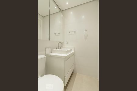 Apartamento à venda com 83m², 2 quartos e 2 vagas Apartamento à venda com 83m², 2 quartos e 2 vagasBanheiro da Suíte 1
