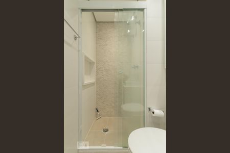 Apartamento à venda com 83m², 2 quartos e 2 vagas Apartamento à venda com 83m², 2 quartos e 2 vagasBanheiro da Suíte 1