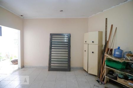 Casa à venda com 160m², 3 quartos e sem vaga Casa à venda com 160m², 3 quartos e sem vagaSalão